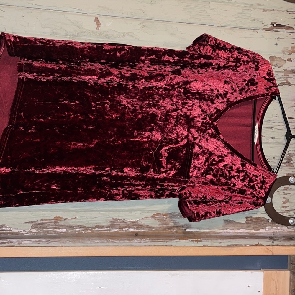 red shirt sleeve shirt/dress